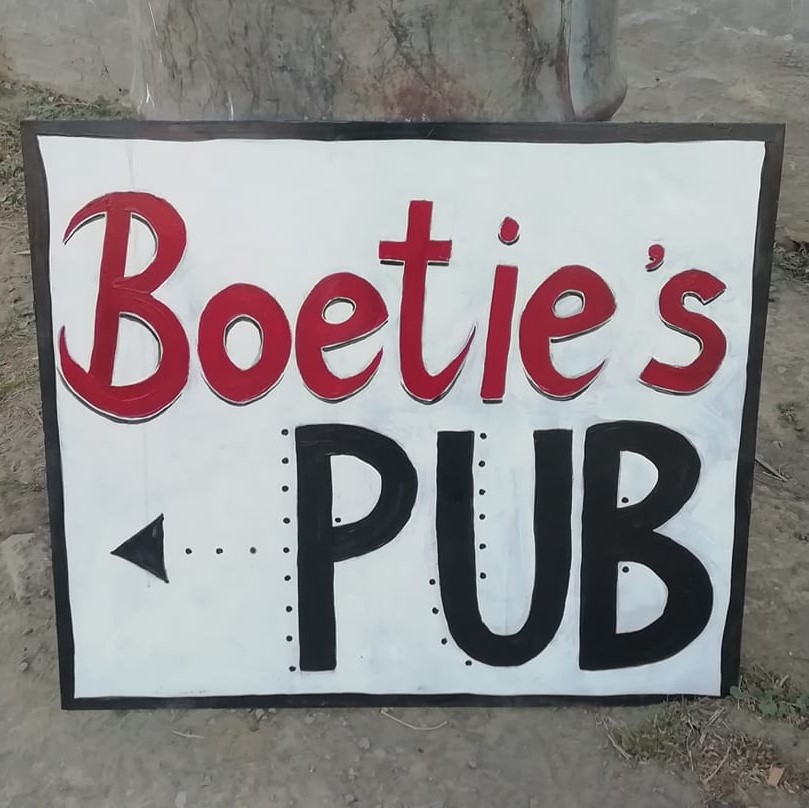 Boeties Pub logo