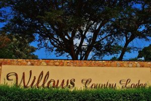 Willows Country Lodge 01 300x201