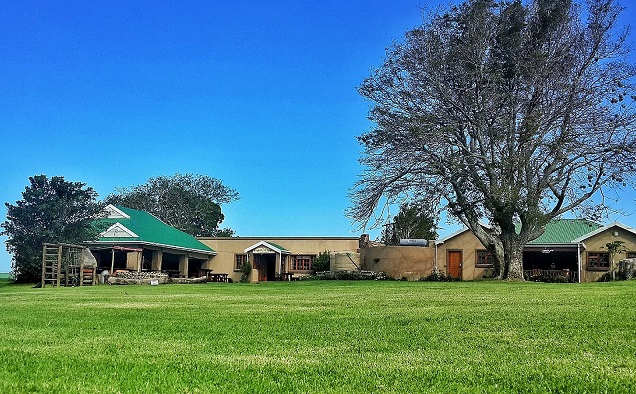 OppiePlaas Country Estate & Restaurant (Haga Haga) OppiePlaas Country Estate & Restaurant (Haga Haga)